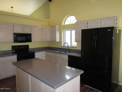 860 E Cindy St 013 Kitchen 4