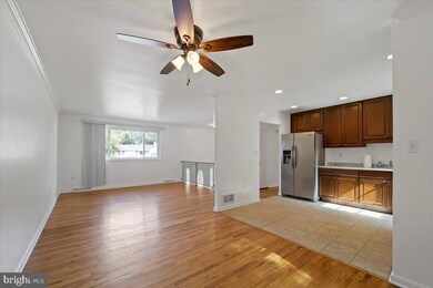 16207 Laurel Ridge Dr, Laurel, MD 20707 - photo 7