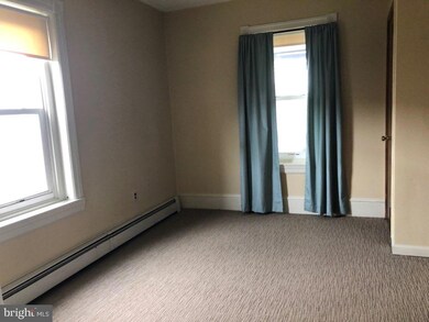 712 W 4th St, Lansdale, PA 19446 - photo 5