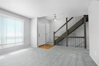 10981 Rosehill Rd, Overland Park, KS 66210 - photo 4