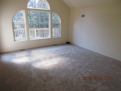 567 Hixson Dr, Grants Pass, OR 97526 - photo 4