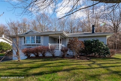 552 Woodlawn Ave, Mountain Top, PA 18707 - photo 4