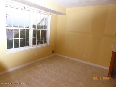 Kitchen Eating Area 680 size