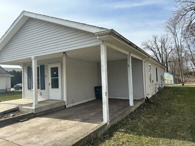 1729 Elizabeth St, Elkhart, IN 46516 - photo 4