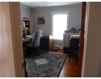 Studio/Study/Office.