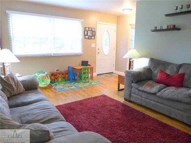 1635 Holly Way, Lansing, MI 48910 - photo 4