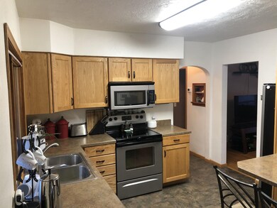 1424 5th St SW, Minot, ND 58701 - photo 4