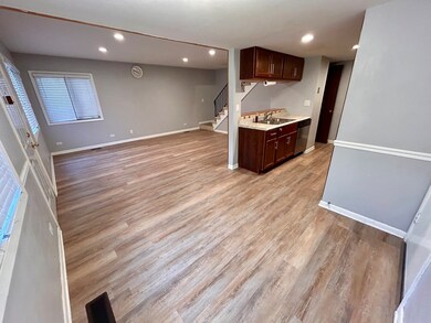 2S723 Winchester Cir E unit 3, Warrenville, IL 60555 - photo 6