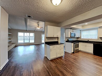 4310 Saffron Ln, Friendswood, TX 77546 - photo 5