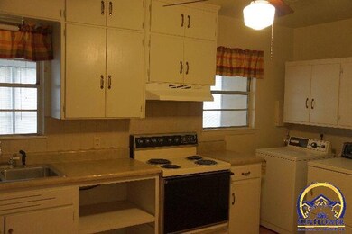 2523 SW 23rd St, Topeka, KS 66611 - photo 5