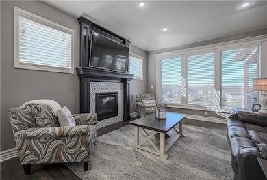 1214 Cothran Ct, Raymore, MO 64083 - photo 4