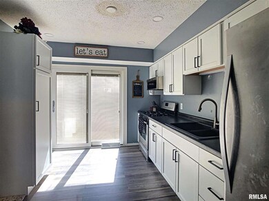 3409 W 43rd St, Davenport, IA 52806 - photo 4