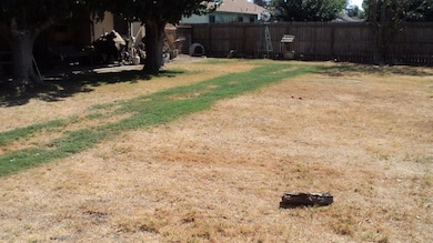 899 N Woods St, Porterville, CA 93257 - photo 7