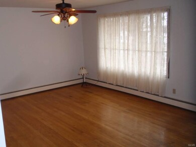 5646 Sherwood Dr, Easton, PA 18040 - photo 4