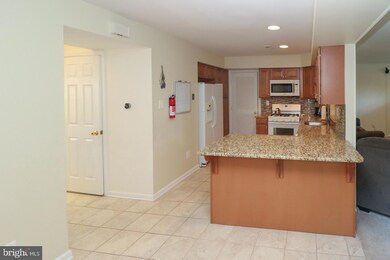 321 Carleton Ln, Mount Laurel, NJ 08054 - photo 4