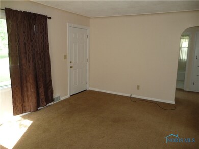 928 W College Ave, Woodville, OH 43469 - photo 7