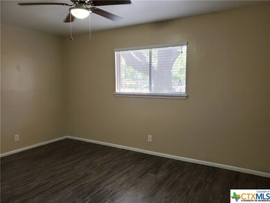 1120 N King St unit 105, Seguin, TX 78155 - photo 4