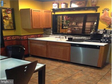 1022 Lawrence Ave, Darby, PA 19023 - photo 2