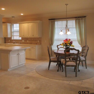 1920 1920 Hollyglen, Tyler, TX 75703 - photo 4