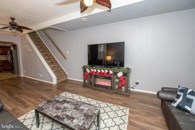 4462 Edgemont St, Philadelphia, PA 19137 - photo 3