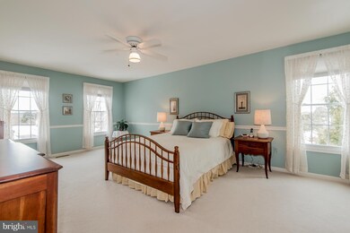 7815 Breakstone Ct, Ellicott City, MD 21043 - photo 4