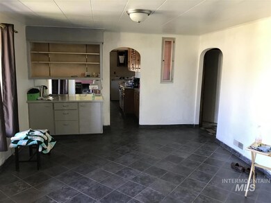 701 W Oregon Ave, Homedale, ID 83628 - photo 6