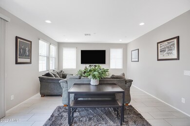 257 N 56th Pl-6