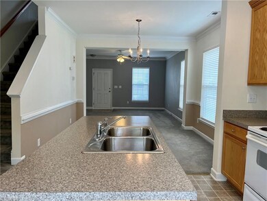 The floorplan has great flow with large rooms, 9 ft ceilings, 2