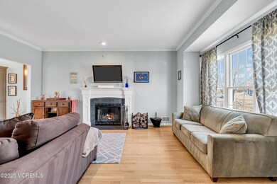 Living Room with fireplace