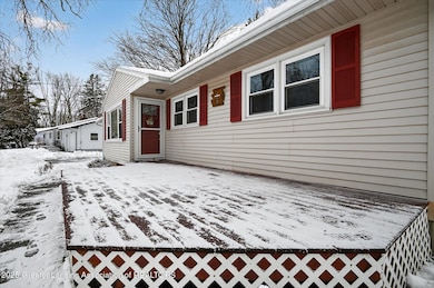 4092 N Pine Dell Dr, Lansing, MI 48911 - photo 6