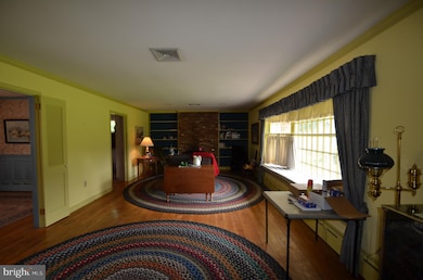 870 Troxel Rd, Lansdale, PA 19446 - photo 6