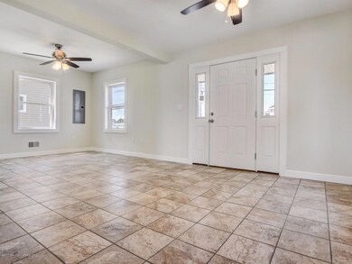 007_Living & Dining Room