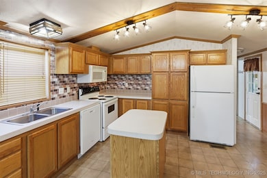 306 N Moseley Rd, Colcord, OK 74338 - photo 7