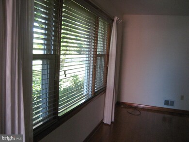 509 W 14th St, Front Royal, VA 22630 - photo 3