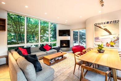 623 S. Monarch -5-M