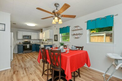 10-web-or-mls-689 Twin Lakes Dr-05 - Cop