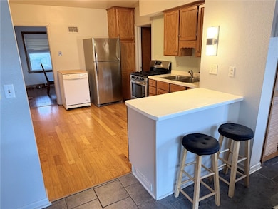 1115 27th St NE, Cedar Rapids, IA 52402 - photo 5