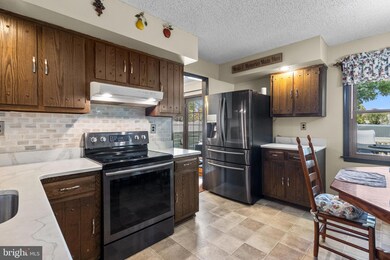 57 Tanglewood Dr, Langhorne, PA 19047 - photo 7