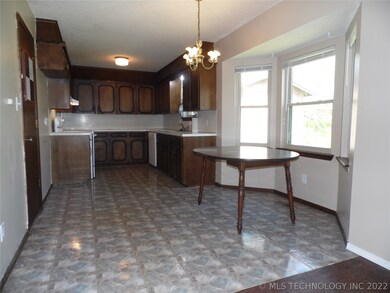 500 N Oklahoma Ave, Haskell, OK 74436 - photo 2