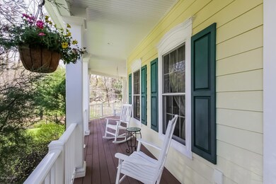 045-Porch-2640598-medium
