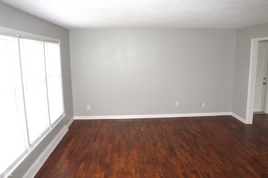 1905 E 47th St, Anderson, IN 46013 - photo 2