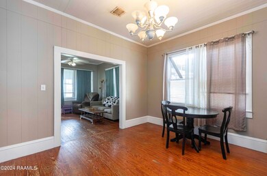 703 Dining Area 3