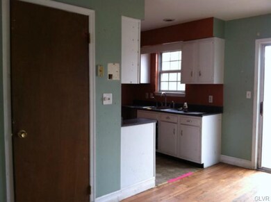 417 Old Forge Dr, Bath, PA 18014 - photo 4