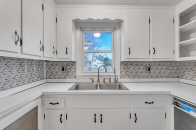 28 Cleveland Ave, Westfield, MA 01085 - photo 3