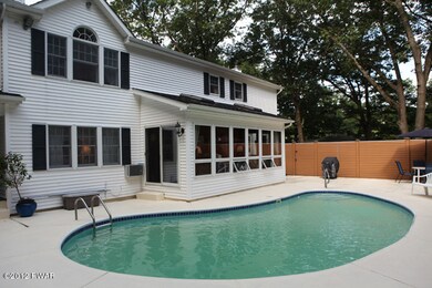 124 Rose Ln, Matamoras, PA 18336 - photo 2