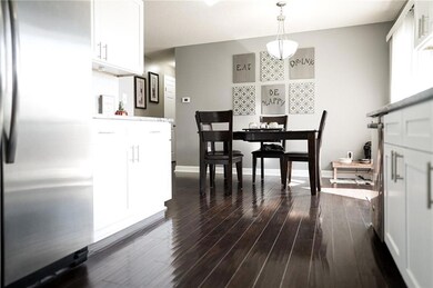 Kitchen dining