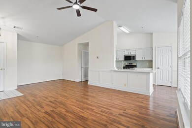 11014 Koman Cir unit 304, Manassas, VA 20109 - photo 3