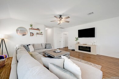 124 Escondido Cir, San Marcos, TX 78666 - photo 7