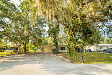 809 SE 10th St, Okeechobee, FL 34974 - photo 2