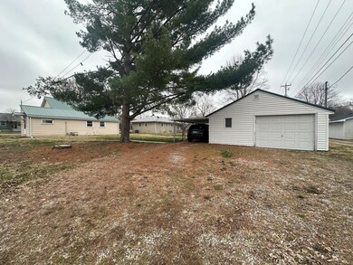 1221 5th St, Covington, IN 47932 - photo 6
